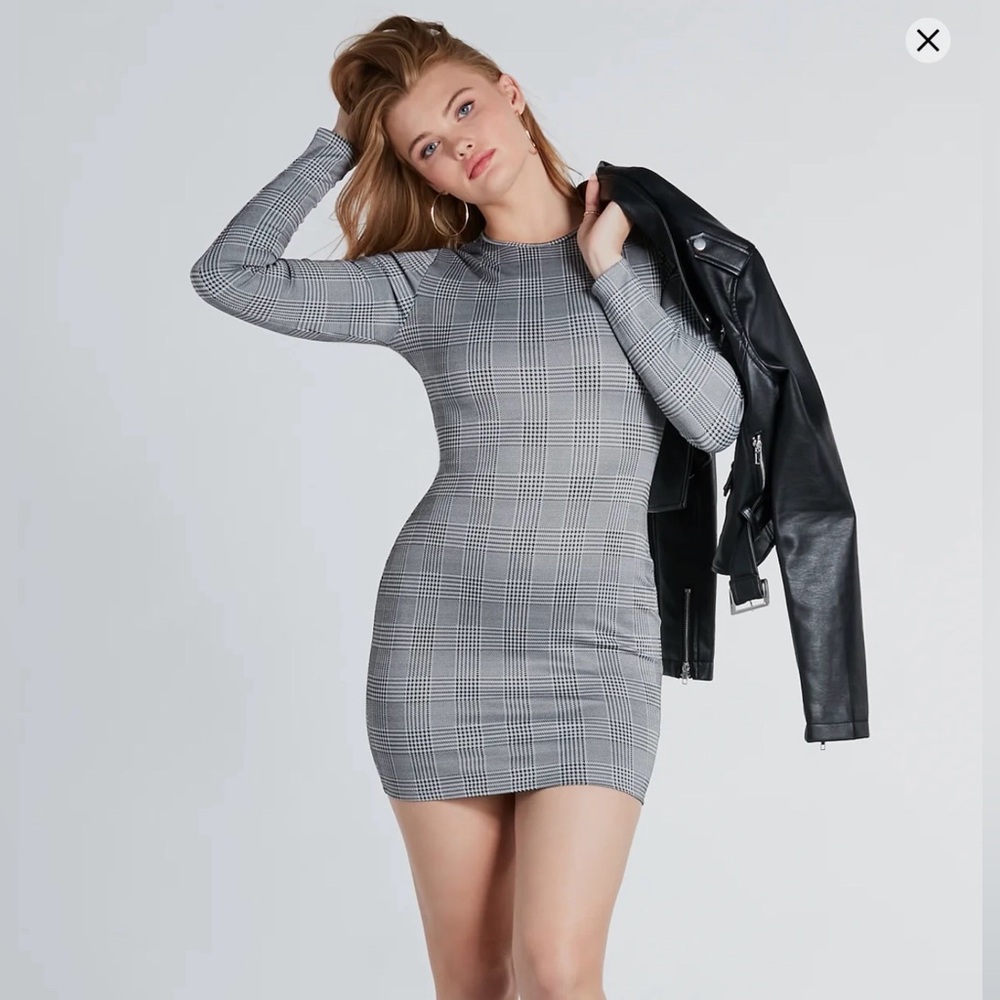 Windsor Perfectly Seasoned Plaid Crew Neck Long Sleeved Bodycon Mini Dress M NWT